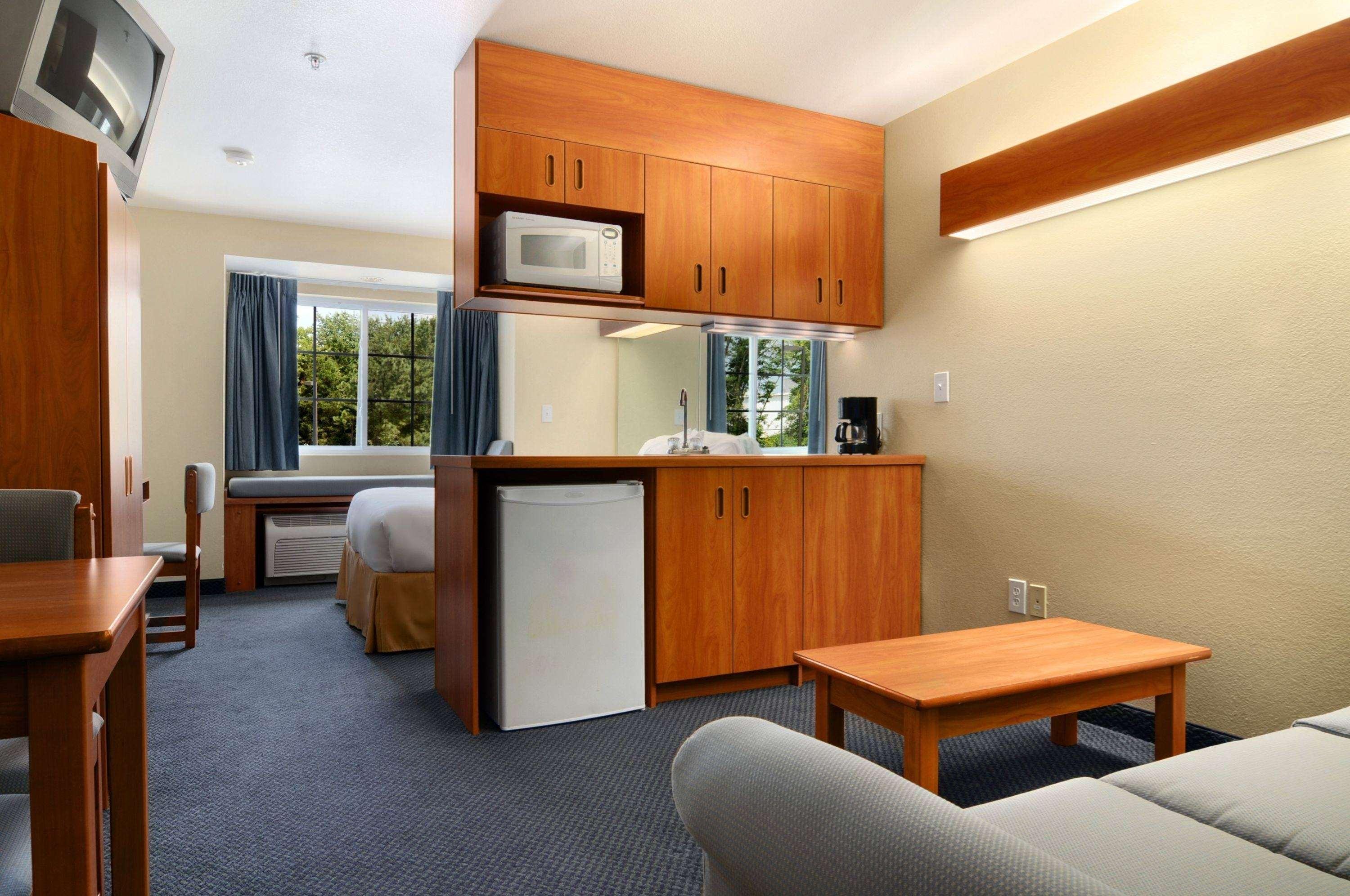 Microtel Inn & Suites Хантсвилл Экстерьер фото